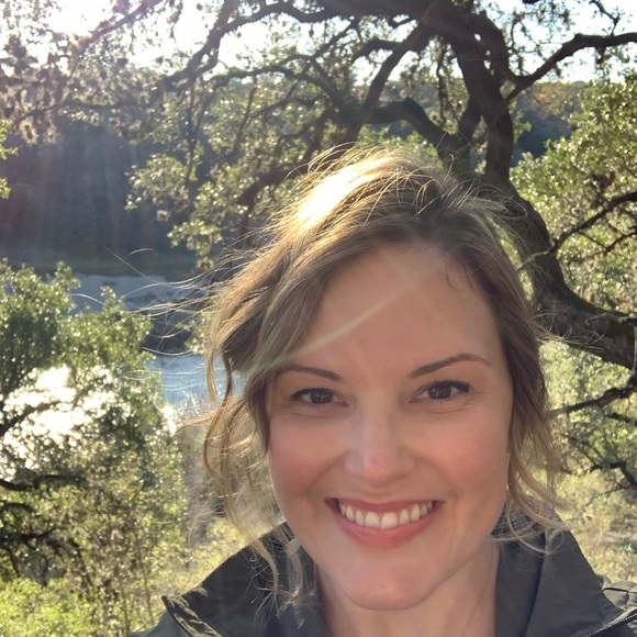 Meet your Posher, Kara - Picture 1 of 1